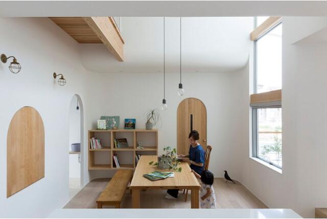 加入拱形门的日本木元素现代风格室内设计