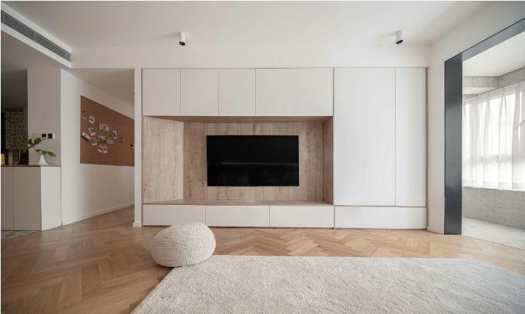 让实木材质成为空间最抢眼的装饰的现代室内空间设计